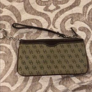 Dooney & Bourke wristlet